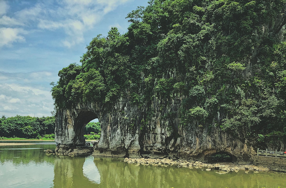 Elephant Trunk Hill, Guilin's landmark karst arch on the Li River