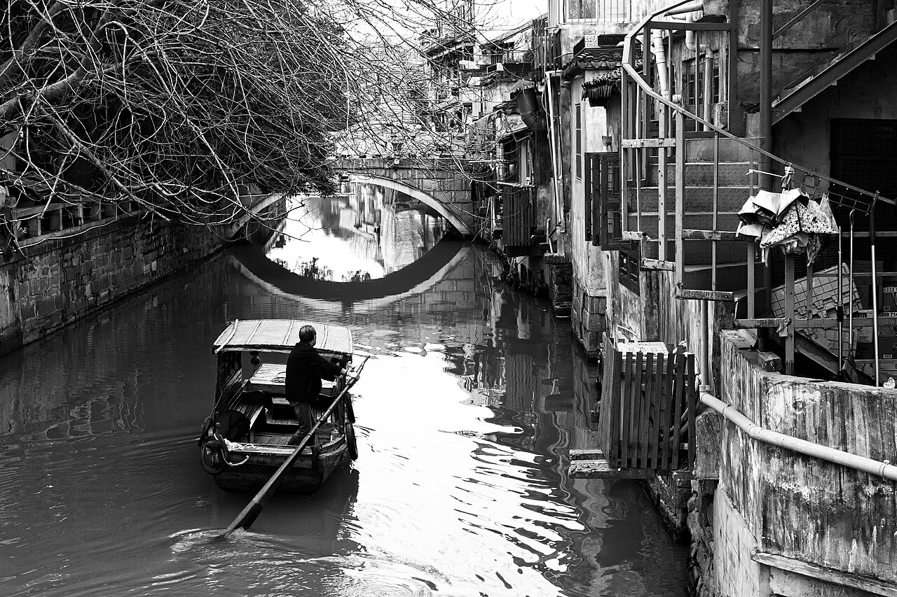 A willow-lined canal in the old centre of Suzhou