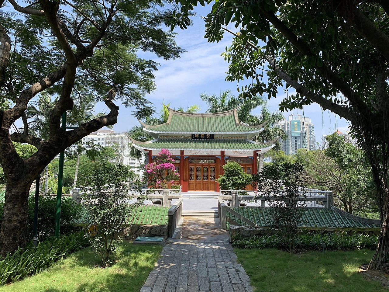 Nanputuo Temple below the hills, Xiamen