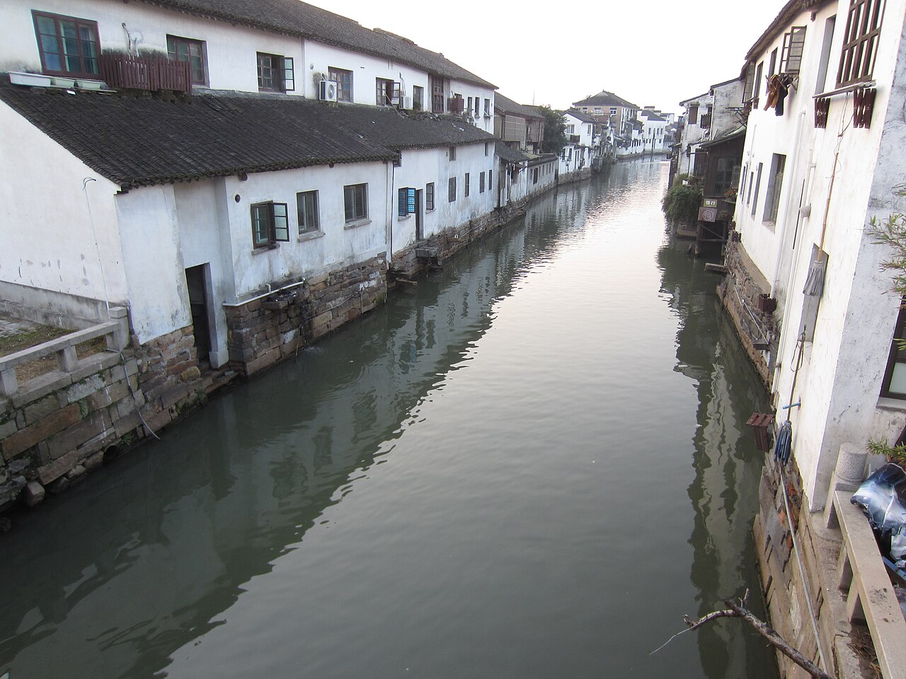 Whitewashed houses along the canal at Shantang Street, Suzhou