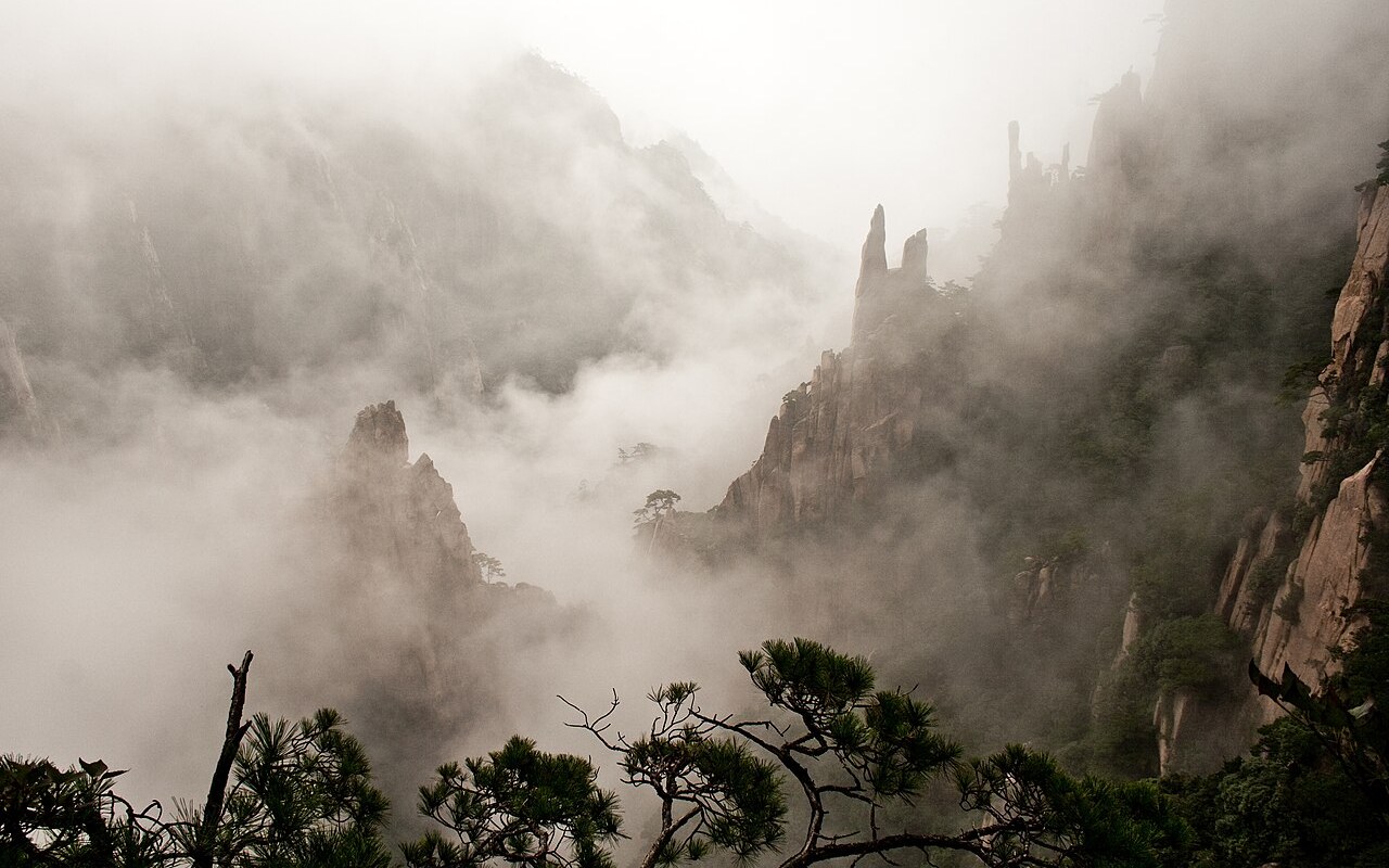 Mist rolling through the granite peaks of Huangshan