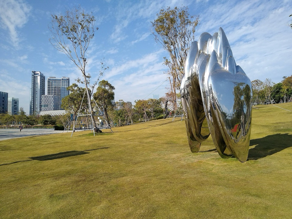 Shenzhen Bay Park promenade, 13 km end to end. Photo: Mx. Granger / CC0