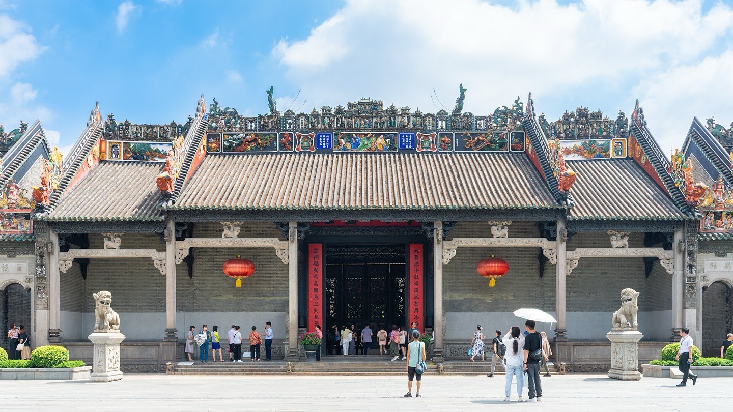 Chen Clan Academy — the peak of Lingnan decorative art, ¥10 to enter. Photo: Shujianyang / CC BY-SA 4.0